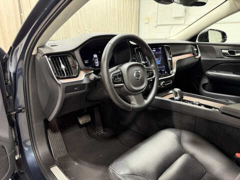 2024 Volvo S60 B5 Plus Dark Theme