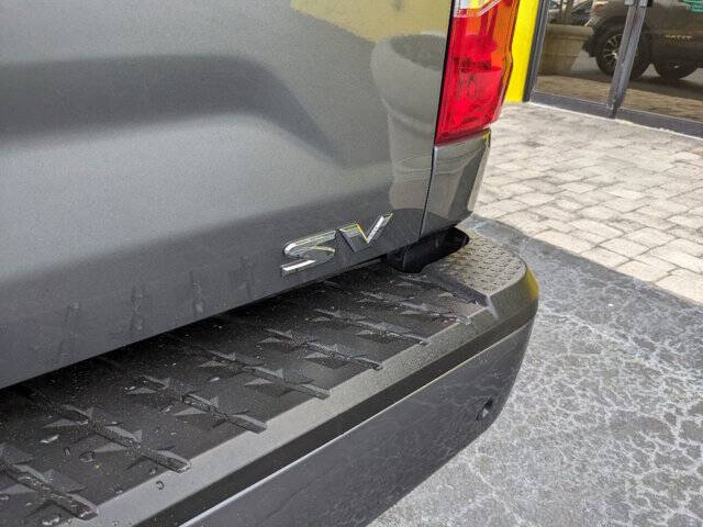 2022 Nissan Titan 8
