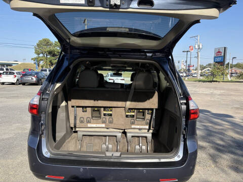 2017 Toyota Sienna XLE Premium 7-Passenger