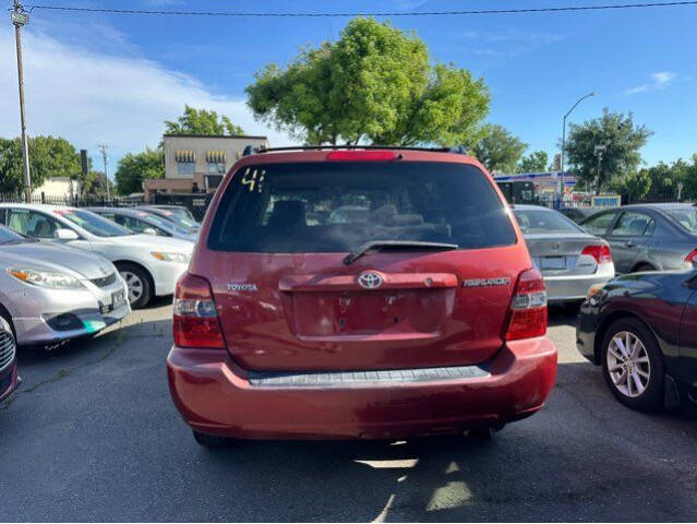 2004 Toyota Highlander for sale at Tracy Auto Depot in Tracy, CA