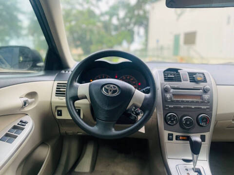 2011 Toyota Corolla LE