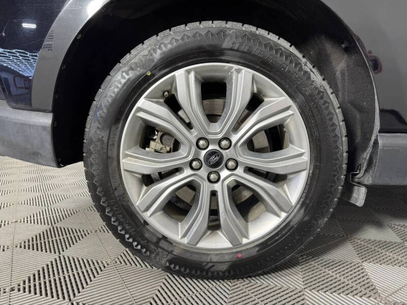 2023 Ford Edge Titanium