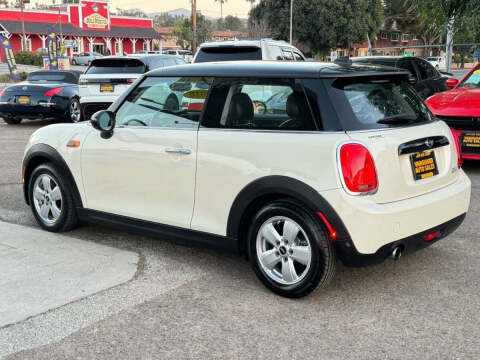 2018 MINI Hardtop 2 Door Cooper