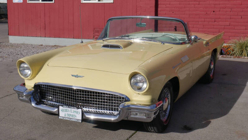 1957 Ford Thunderbird