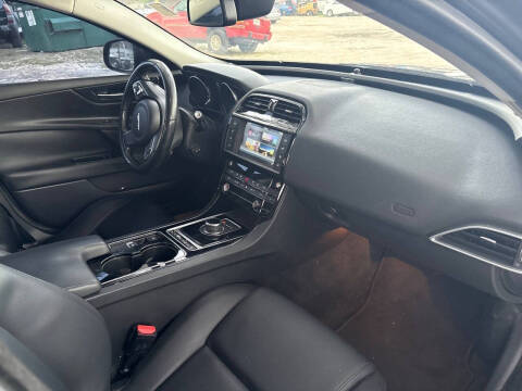 2017 Jaguar XE 25t Premium