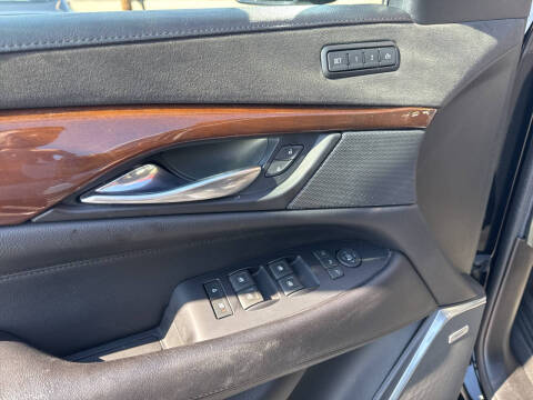 2018 Cadillac Escalade ESV Luxury