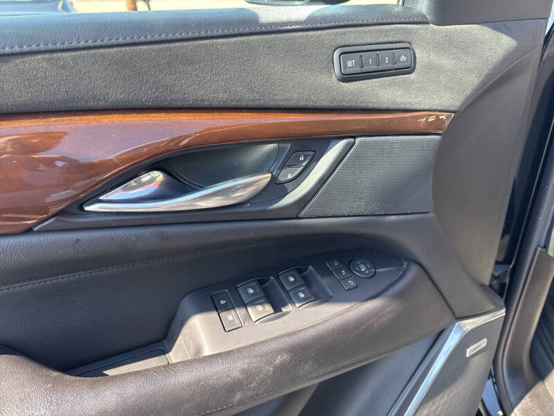 2018 Cadillac Escalade ESV Luxury