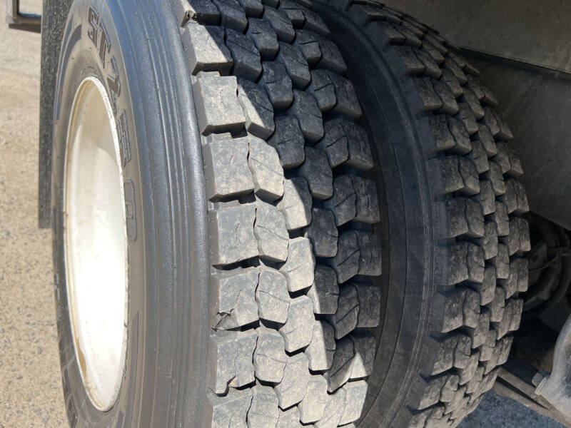 2012 Freightliner M2 106