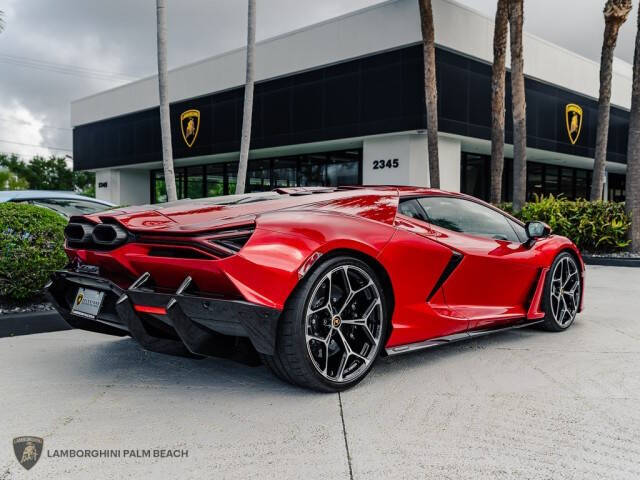 2025 Lamborghini Revuelto