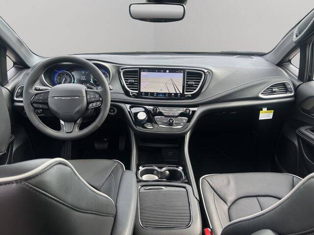 2027 Chrysler Pacifica Limited