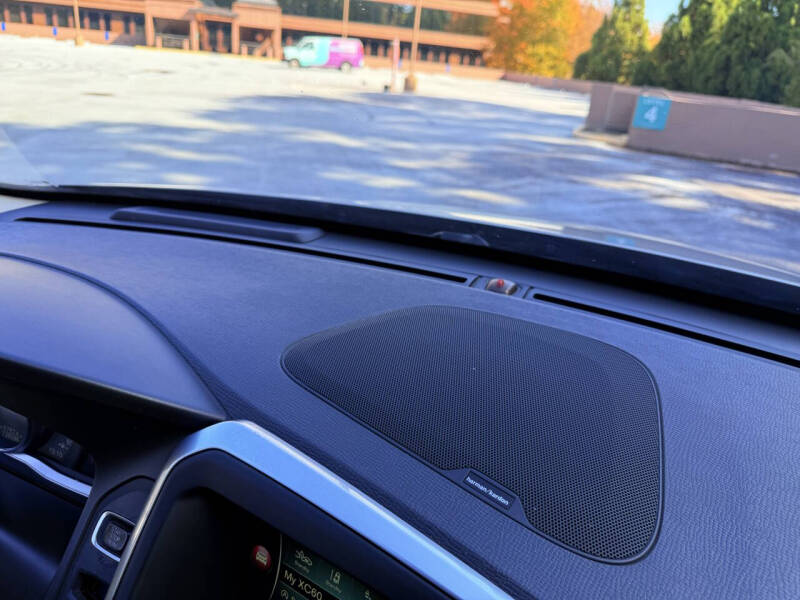 2015 Volvo XC60 T5 Drive-E Platinum