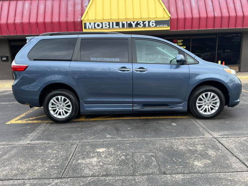 2016 Toyota Sienna XLE 8-Passenger
