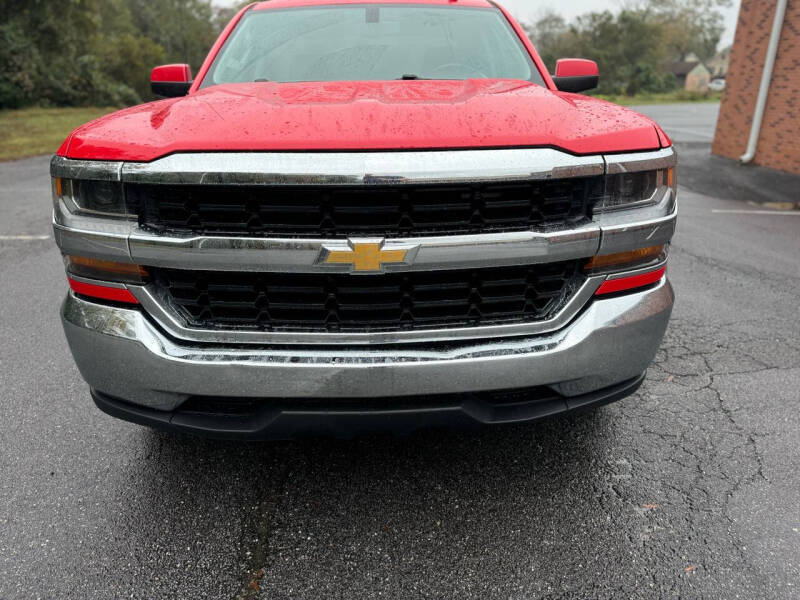 2019 Chevrolet Silverado 1500 LD LT photo 4