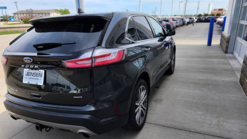 2022 Ford Edge Titanium