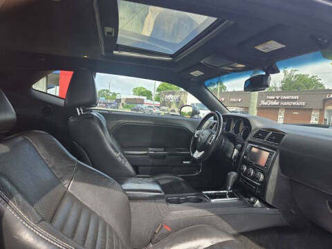 2013 Dodge Challenger SXT Plus