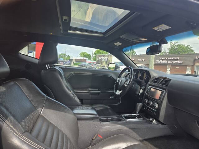 2013 Dodge Challenger SXT Plus