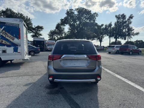 2018 Mitsubishi Outlander ES