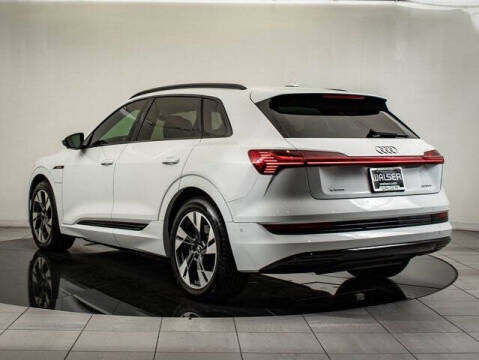 2021 Audi e-tron quattro Premium