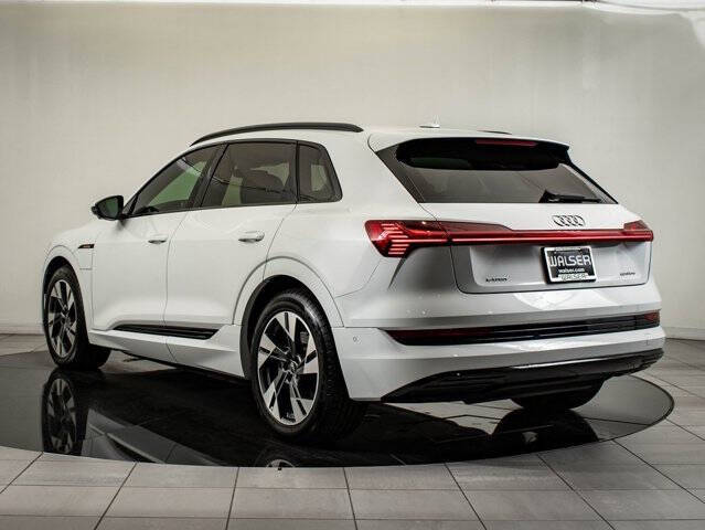 2021 Audi e-tron quattro Premium