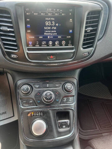 2015 Chrysler 200 S