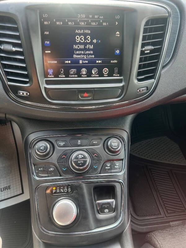2015 Chrysler 200 S