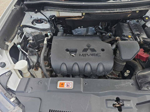 2016 Mitsubishi Outlander ES