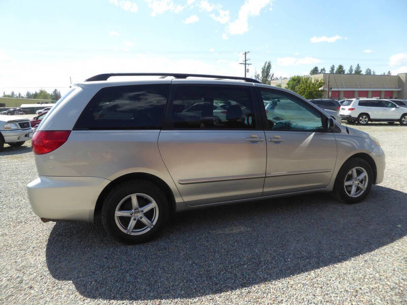 2007 Toyota Sienna LE 8-Passenger