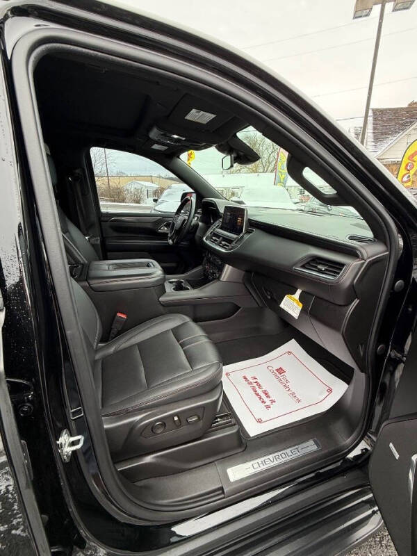 2023 Chevrolet Suburban RST