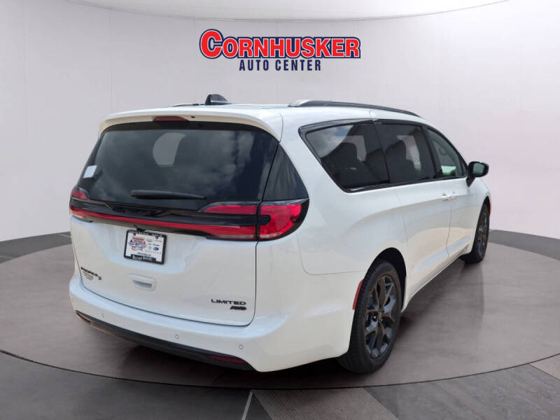 2027 Chrysler Pacifica Limited