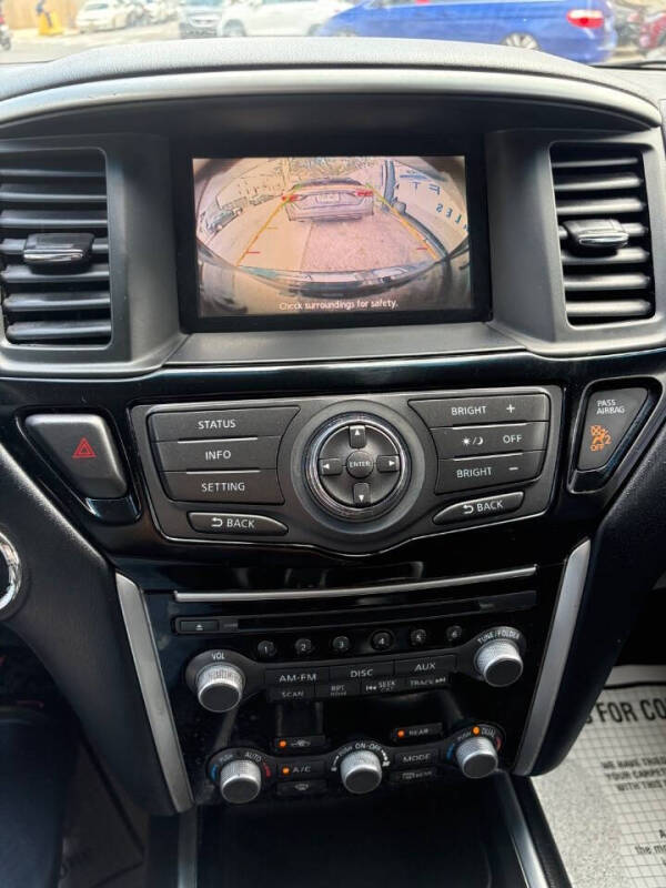 2015 Nissan Pathfinder SV