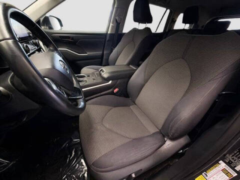 2021 Toyota Highlander LE