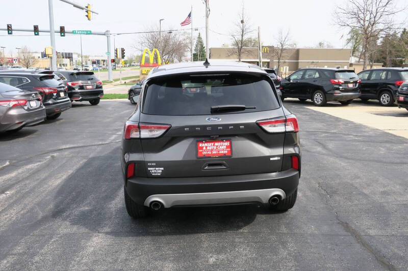 2020 Ford Escape SE