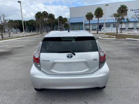 2013 Toyota Prius c One