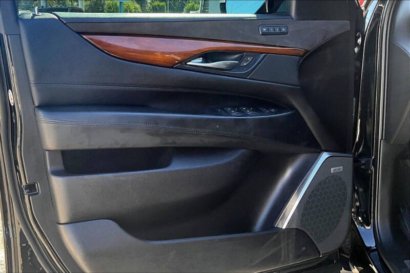 2018 Cadillac Escalade Luxury