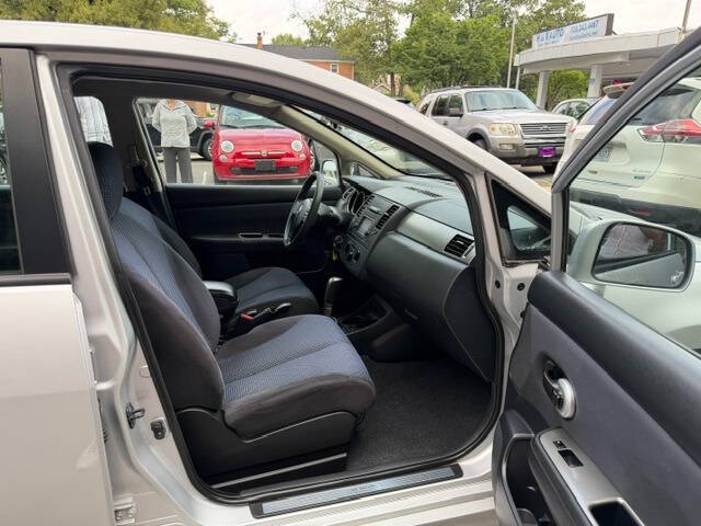 2011 Nissan Versa 1.8 SL