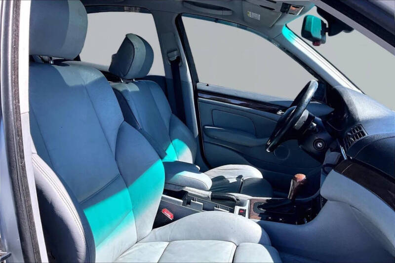 2001 BMW 3 Series 330xi