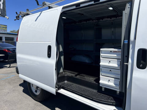 2017 Chevrolet Express 2500