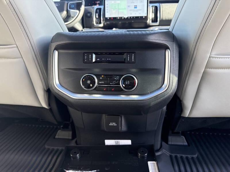 2025 Ford Expedition Platinum