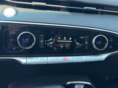 2023 Genesis GV70 2.5T Standard