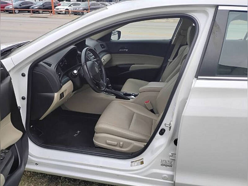 2013 Acura ILX 2.0L w/Premium