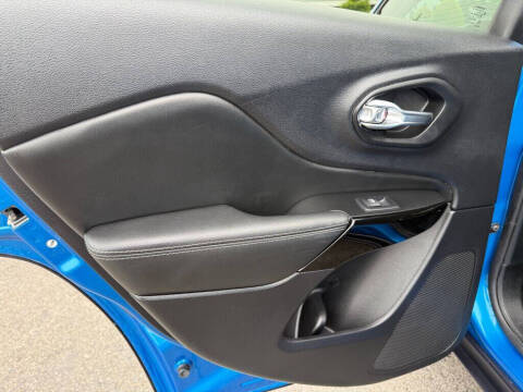 2023 Jeep Cherokee Altitude Lux