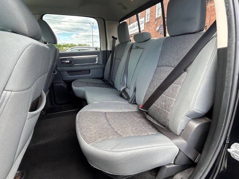 2015 RAM 1500 SLT
