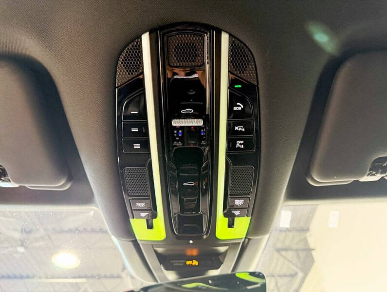 2022 Porsche Cayenne Platinum Edition