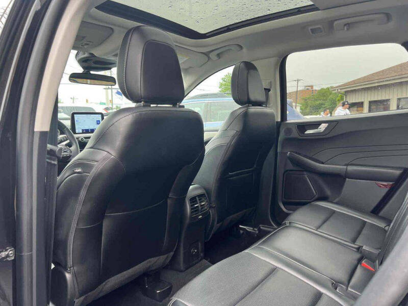 2022 Ford Escape SEL
