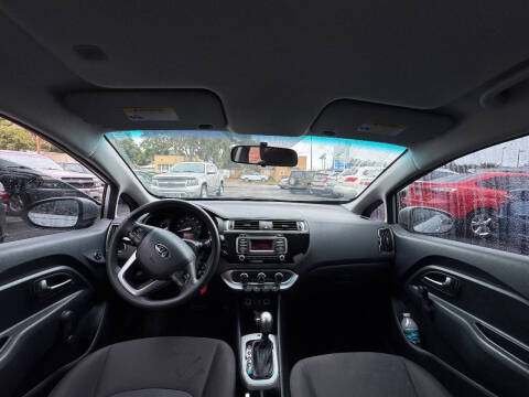 2016 Kia Rio 5-Door LX