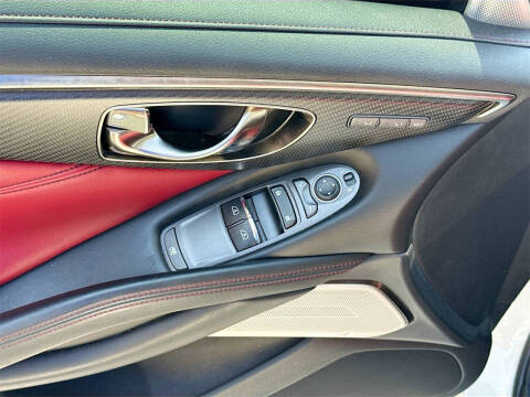 2022 Infiniti Q60 Red Sport 400