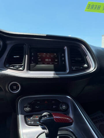 2016 Dodge Challenger SXT