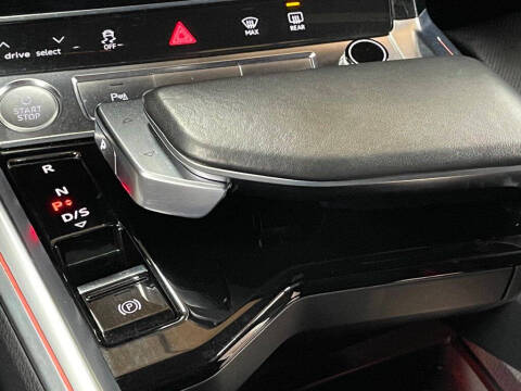 2019 Audi e-tron quattro Prestige