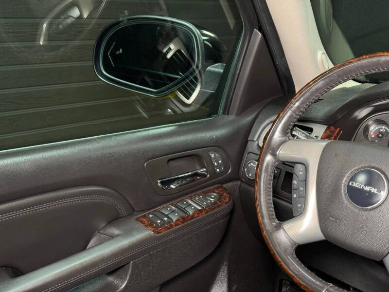 2010 GMC Yukon XL Denali