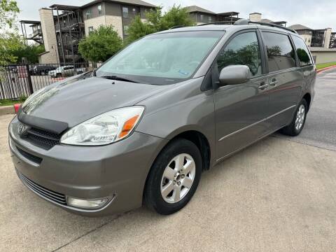 2004 Toyota Sienna for sale at Zoom ATX in Austin TX